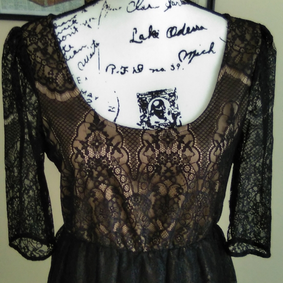 MM COUTURE WOMEN'S ( SZ M) DRESS - Picture 3 of 9